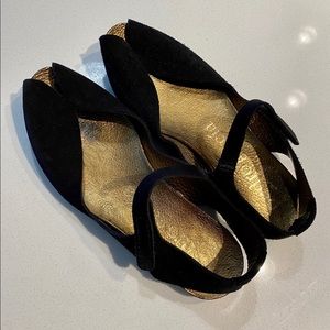 Pedro García peep toe flats